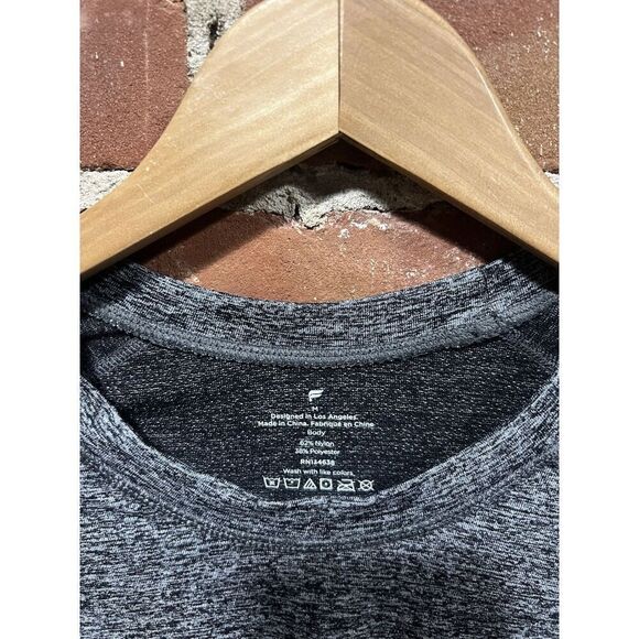 Fabletics Mens Gray Athletic Long Sleeve Workout Shirt Size Medium - Picture 3 of 3